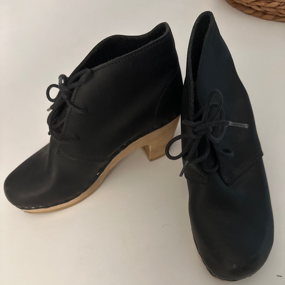No. 6 ankle boot  Clog Size 37